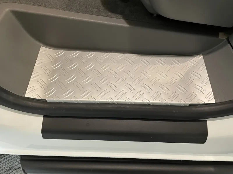 Trittschutzblech-Set (2tlg.) Alu Riffel matt passend für VW T5/T6/T6.1 ab 2003