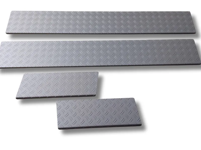 Trittschutzblech-Set (4tlg.) Alu Riffel matt passend für VW T7 ab 2021