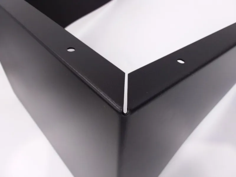 Wallbox-Schutzdach walliiBoxx© mit spezieller Dachneigung Alu schwarz (RAL 9005) | Größe 1