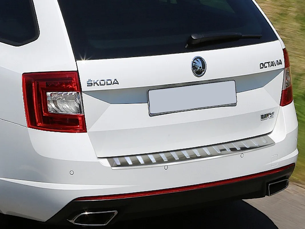 silber 3 Skoda RS V2A Octavia Ladekantenschutz passend für