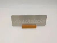 BSB Design Edelstahl Schild mit Schriftzug Kuschelecke auf Holzsockel