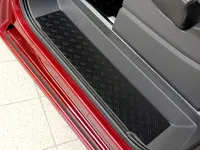 Trittschutzblech-Set (2) Alu Riffel schwarz passend für VW T7 ab 2021